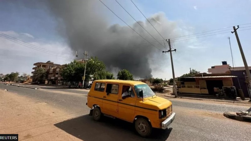 Sudan conflict: Air strike kills at least 22 in Khartoum