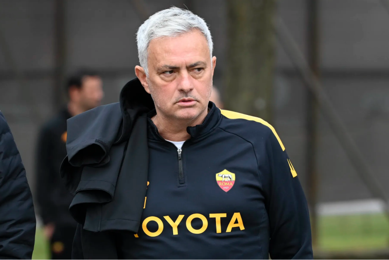 AS Roma sacks Jose Mourinho with ‘immediate effect’ and appoints club legend Daniele De Rossi