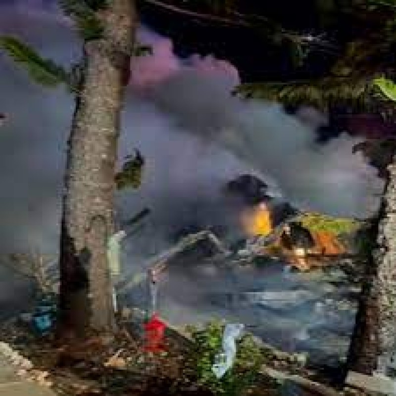 3 morts dans un violent accident d'avion dans un parc de maisons mobiles à Clearwater, en Floride, selon des responsables