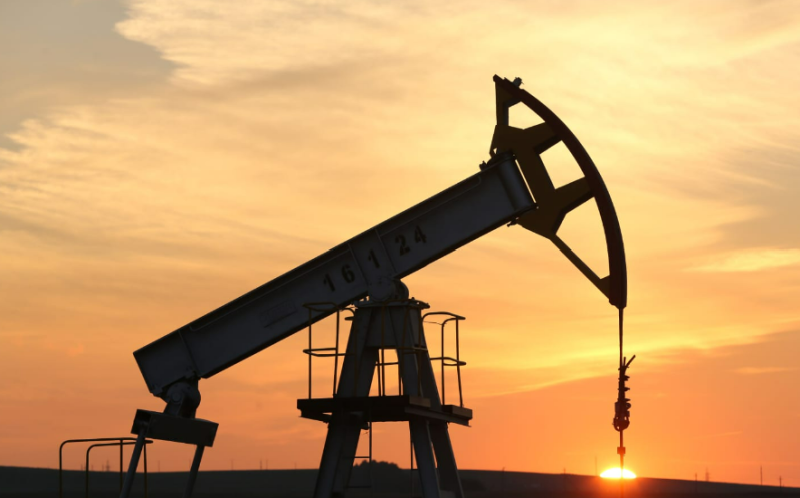 Mises à jour sur le pétrole – le brut devrait connaître un gain hebdomadaire alors que la demande montre des signes, la géopolitique est considérée comme positive